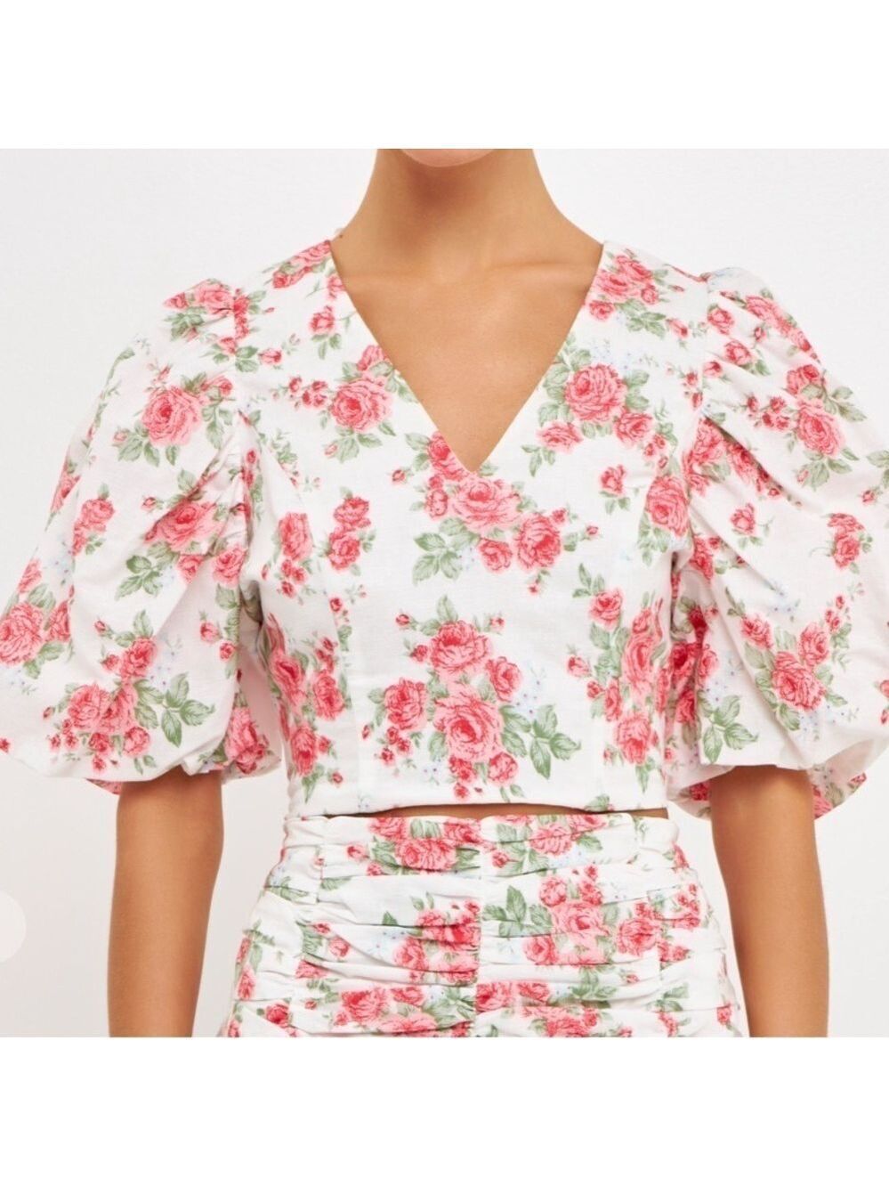 Endless Rose Revolve Floral Linen Puff Sleeve Cropped V-Neck Top Blouse